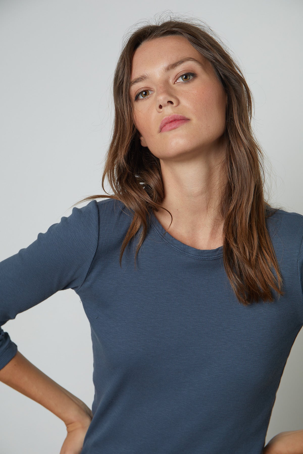 Bayler Tee Shadow close up