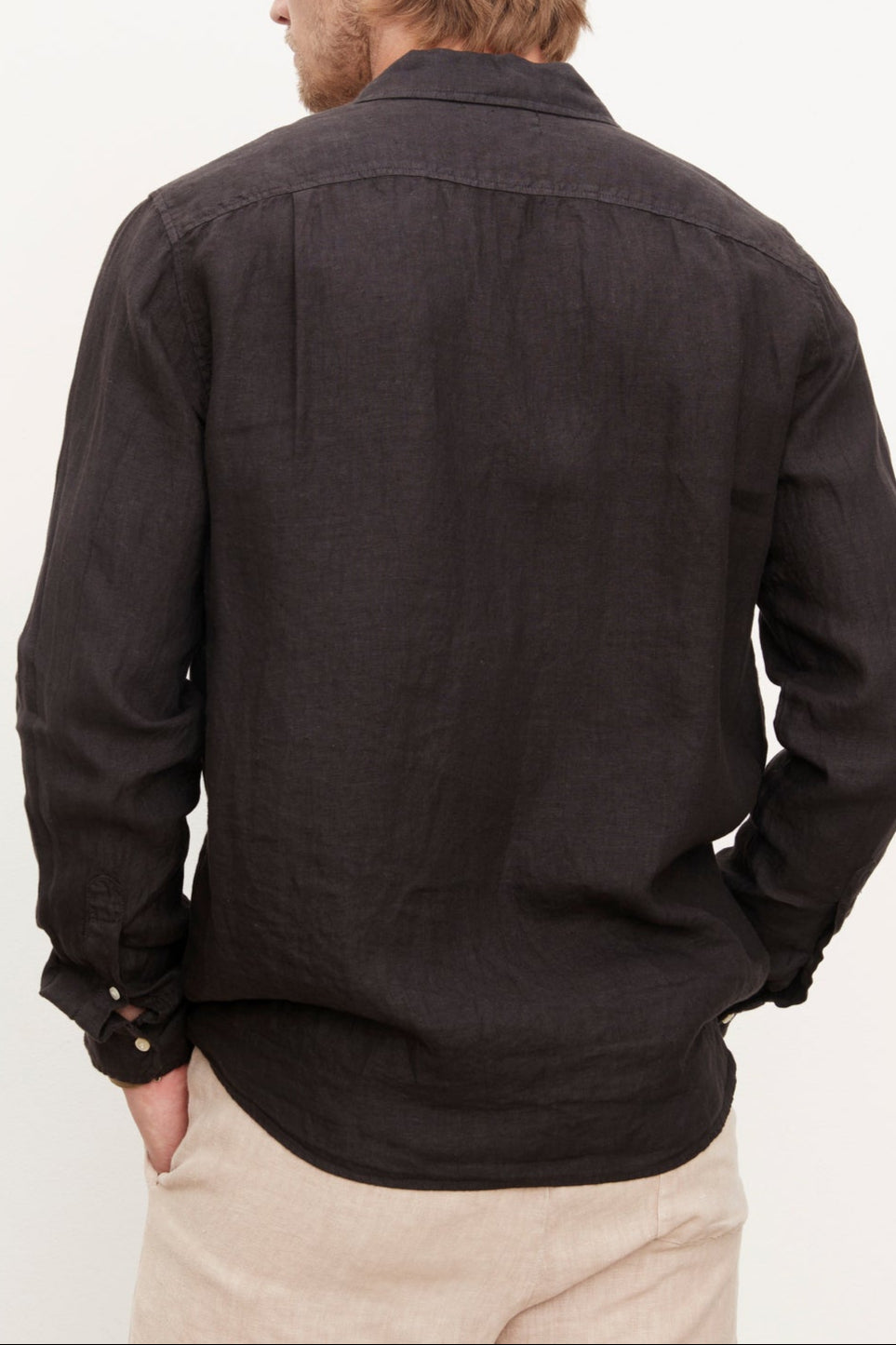 A stylish man's Velvet by Graham & Spencer Benton Linen Button-Up Shirt crafted from woven linen fabric.-36009360490689