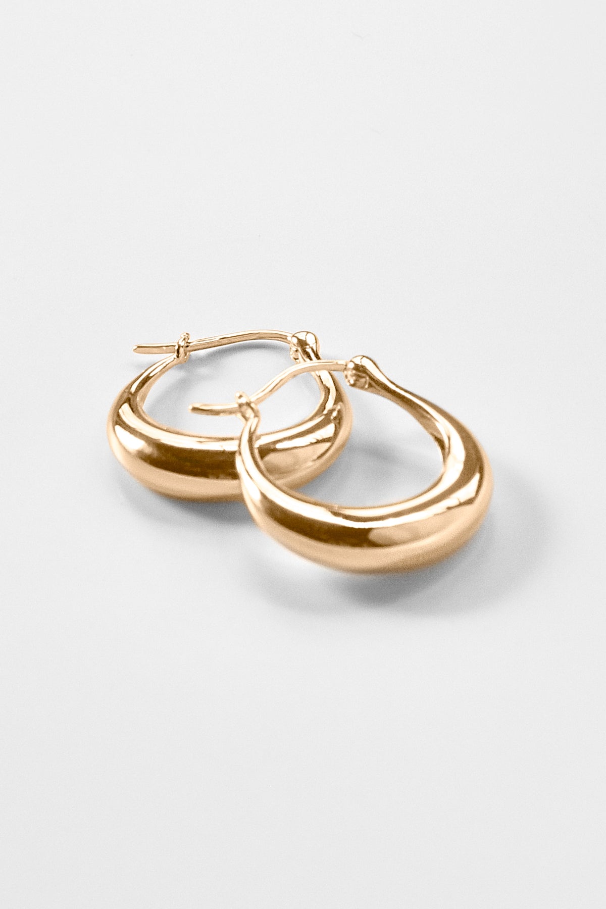 Hendry Hoop Earrings Gold-23749363990721