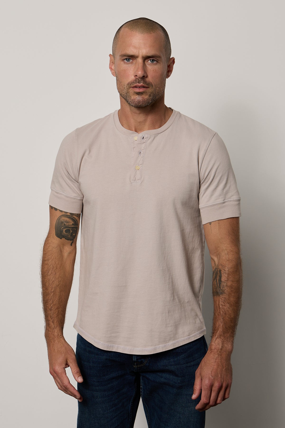 Deon Henley in cobble with dark blue denim front