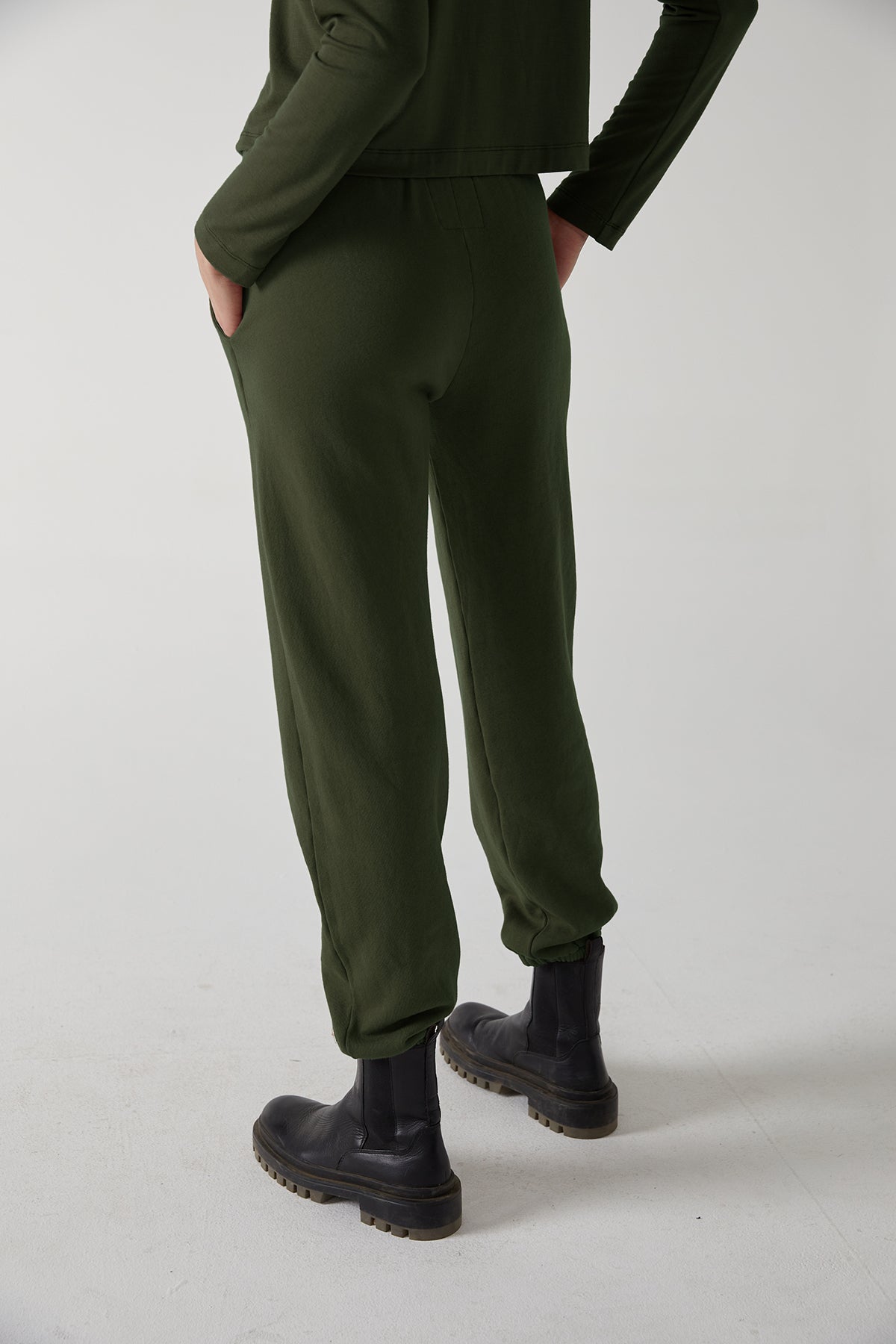 zuma sweatpant dillweed back
