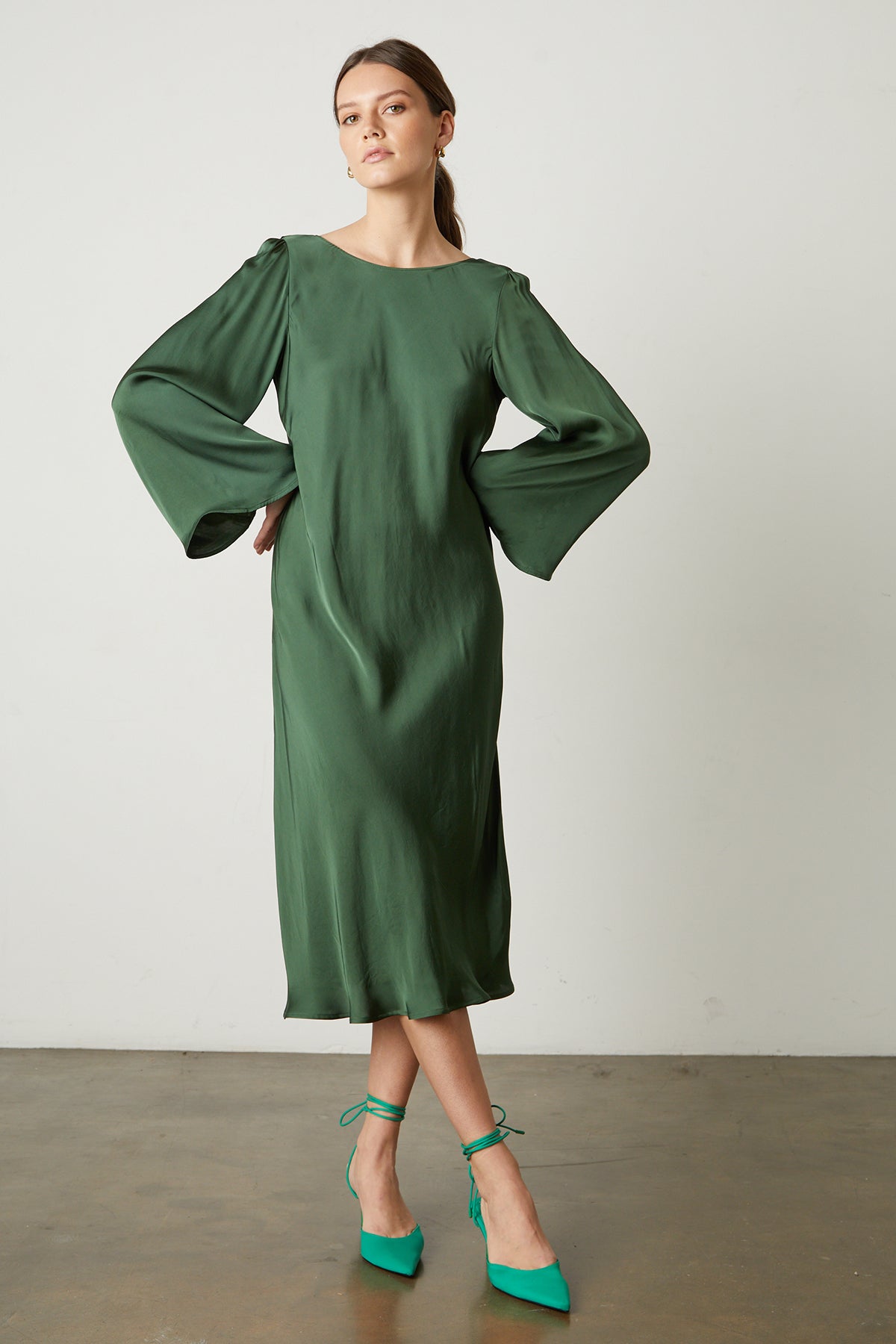 CATHERINE SATIN VISCOSE MIDI DRESS Velvet by Graham & Spencer CATHERINE SATIN VISCOSE MIDI DRESS Velvet by Graham & Spencer