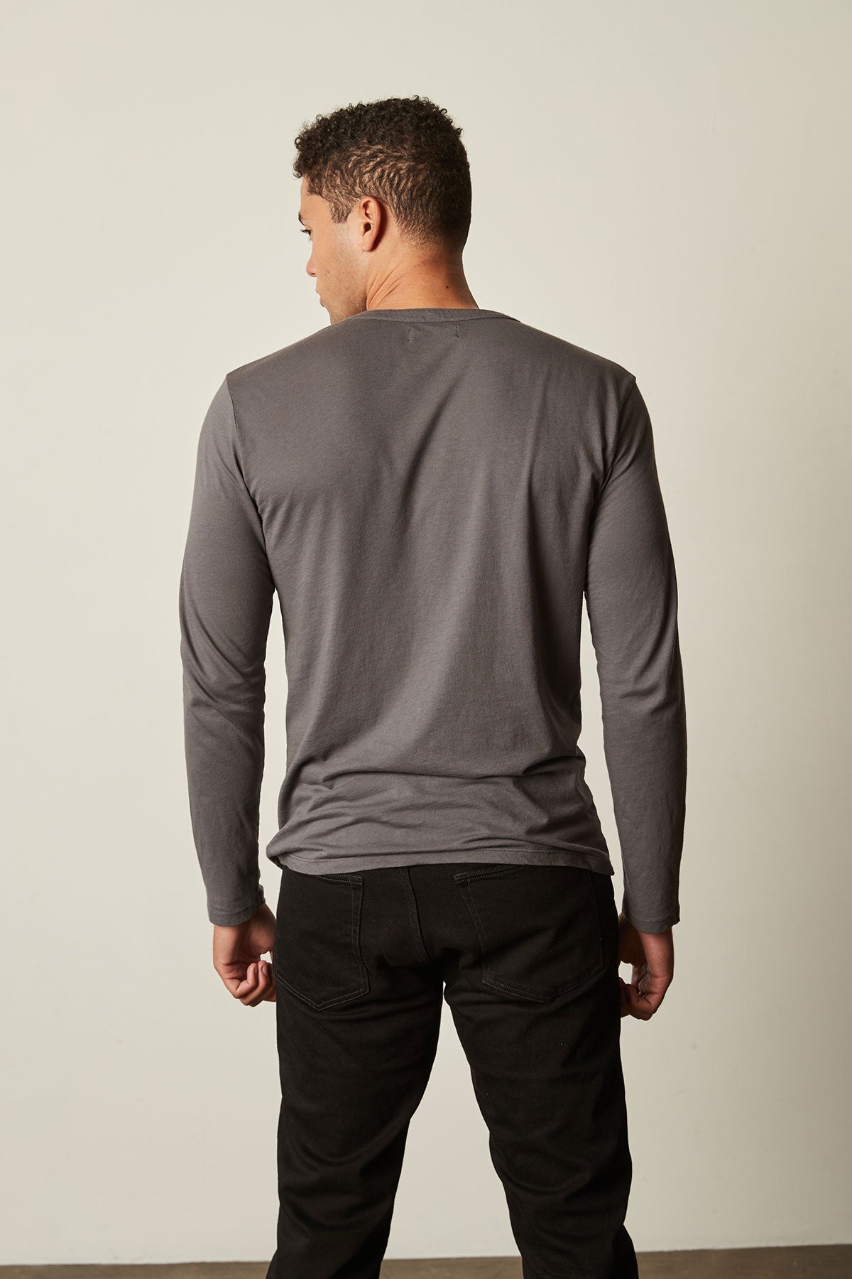 Alvaro Henley Carbon Back