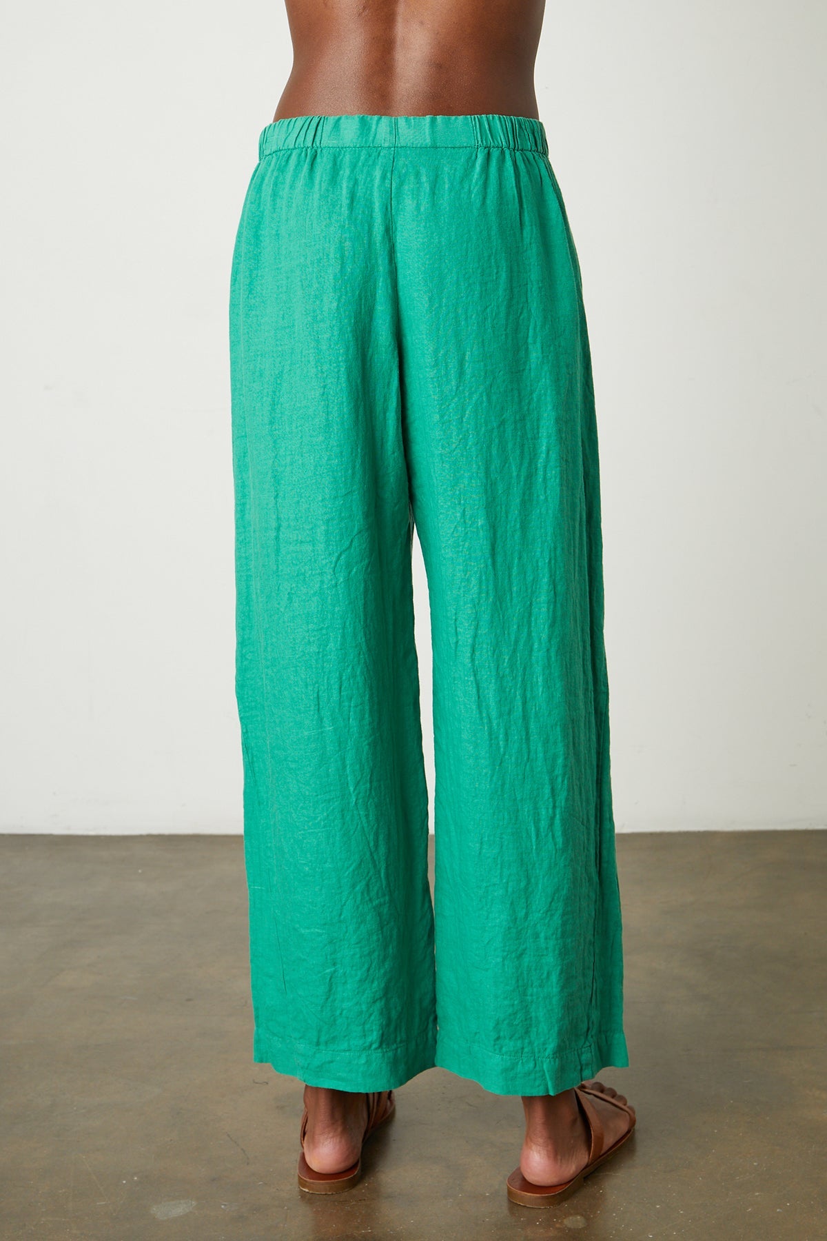 Lola linen pant in green apple back