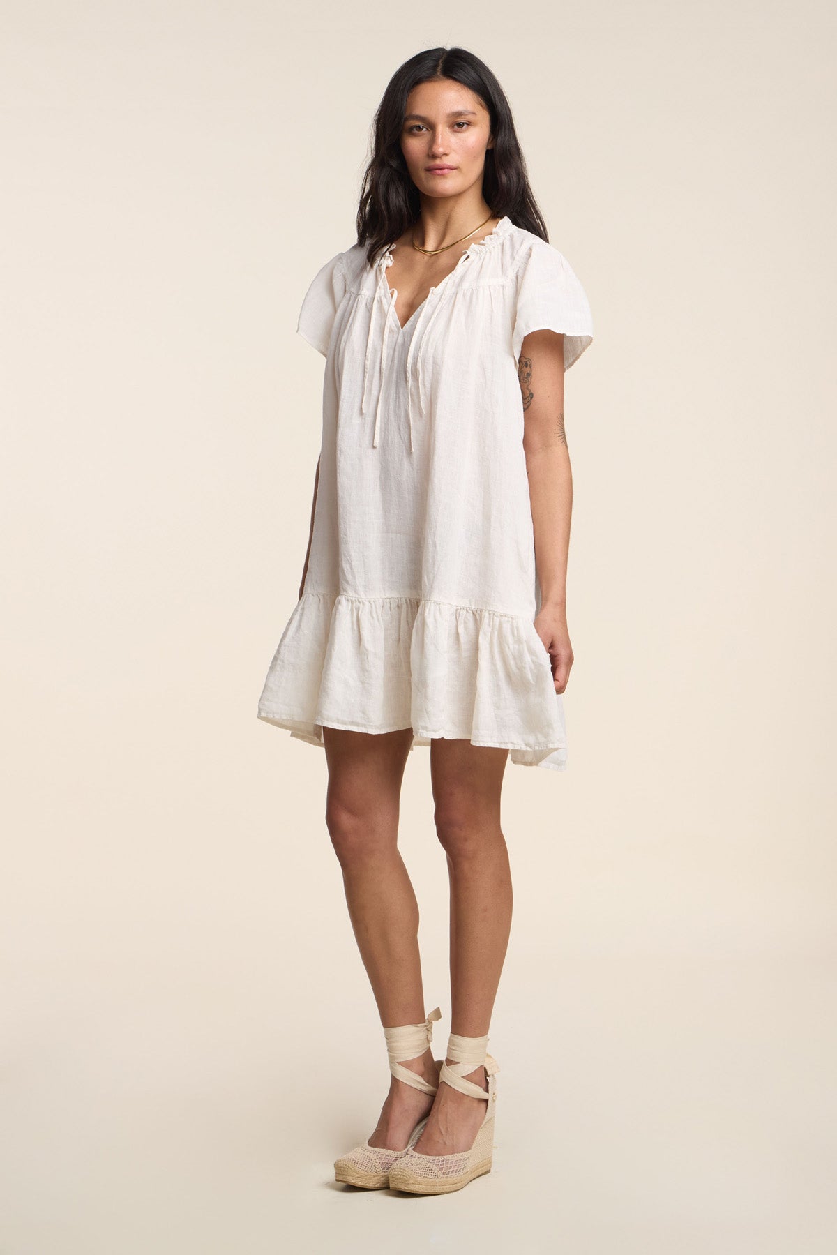 LIVVY WOVEN LINEN SHORT SLEEVE TIERED MINI DRESS – Velvet by Graham &  Spencer