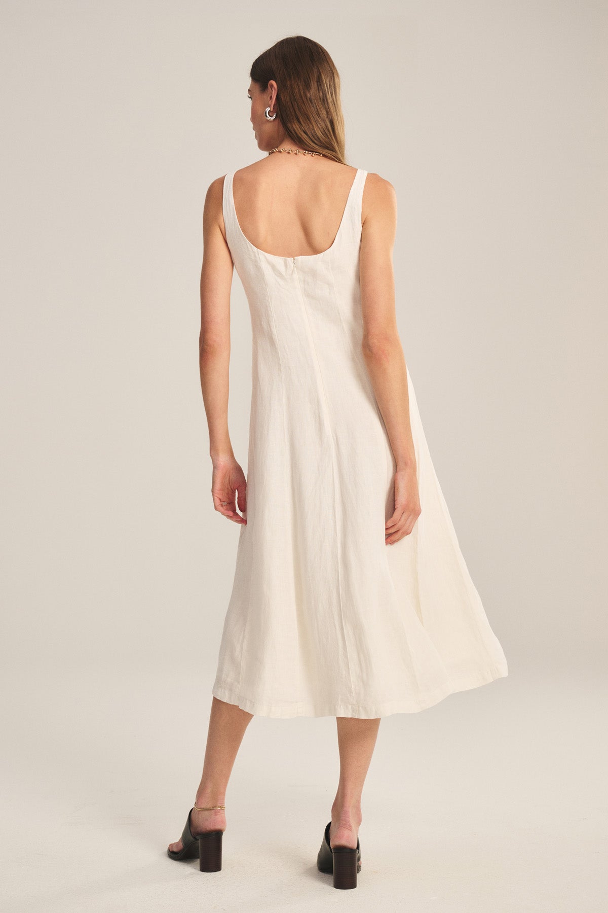 AUSTEN WOVEN LINEN SQUARE NECK SLEEVELESS DRESS Velvet by Graham & Spencer AUSTEN WOVEN LINEN SQUARE NECK SLEEVELESS DRESS Velvet by Graham & Spencer