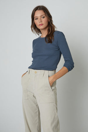 Bayler Tee Shadow tucked into Vera Pant front view