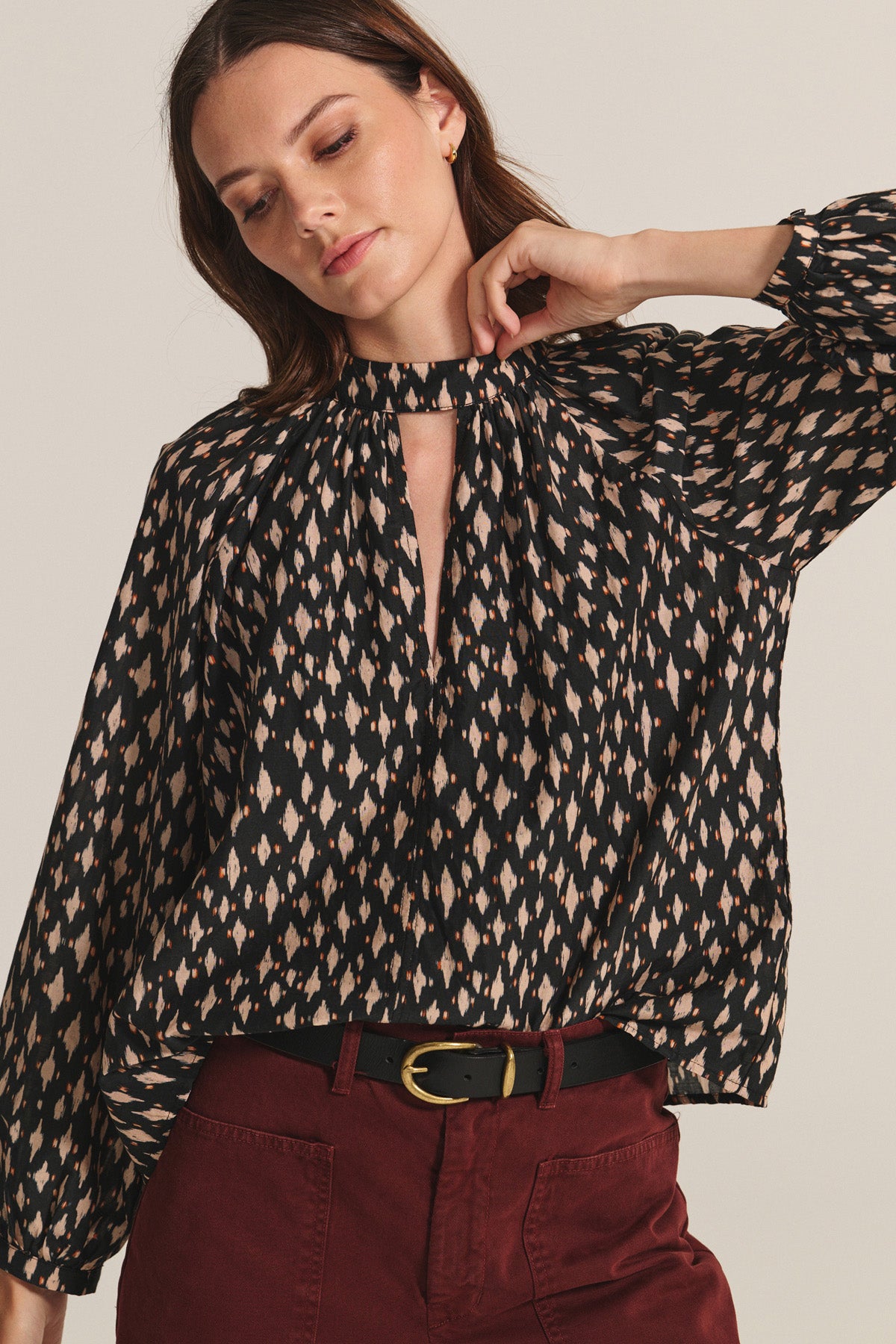MALIA PRINTED COTTON BLEND LONG SLEEVE MOCK NECK BLOUSE – Velvet by Graham  \u0026 Spencer, image size:1200x1800