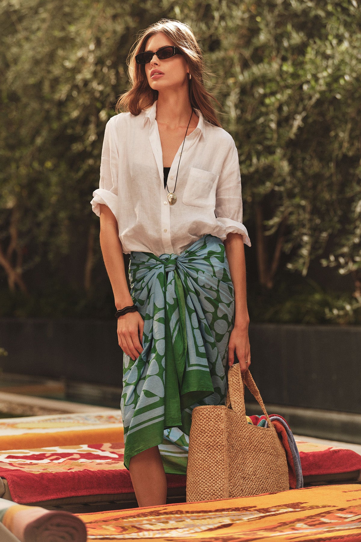 SET TO JET: ESSENTIAL TRAVEL STYLES