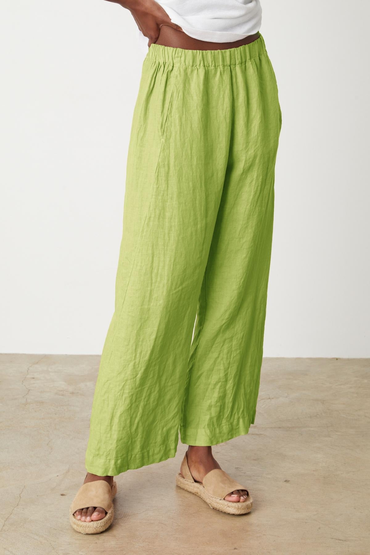   Lola pant in kiwi green colored linen front & side 
