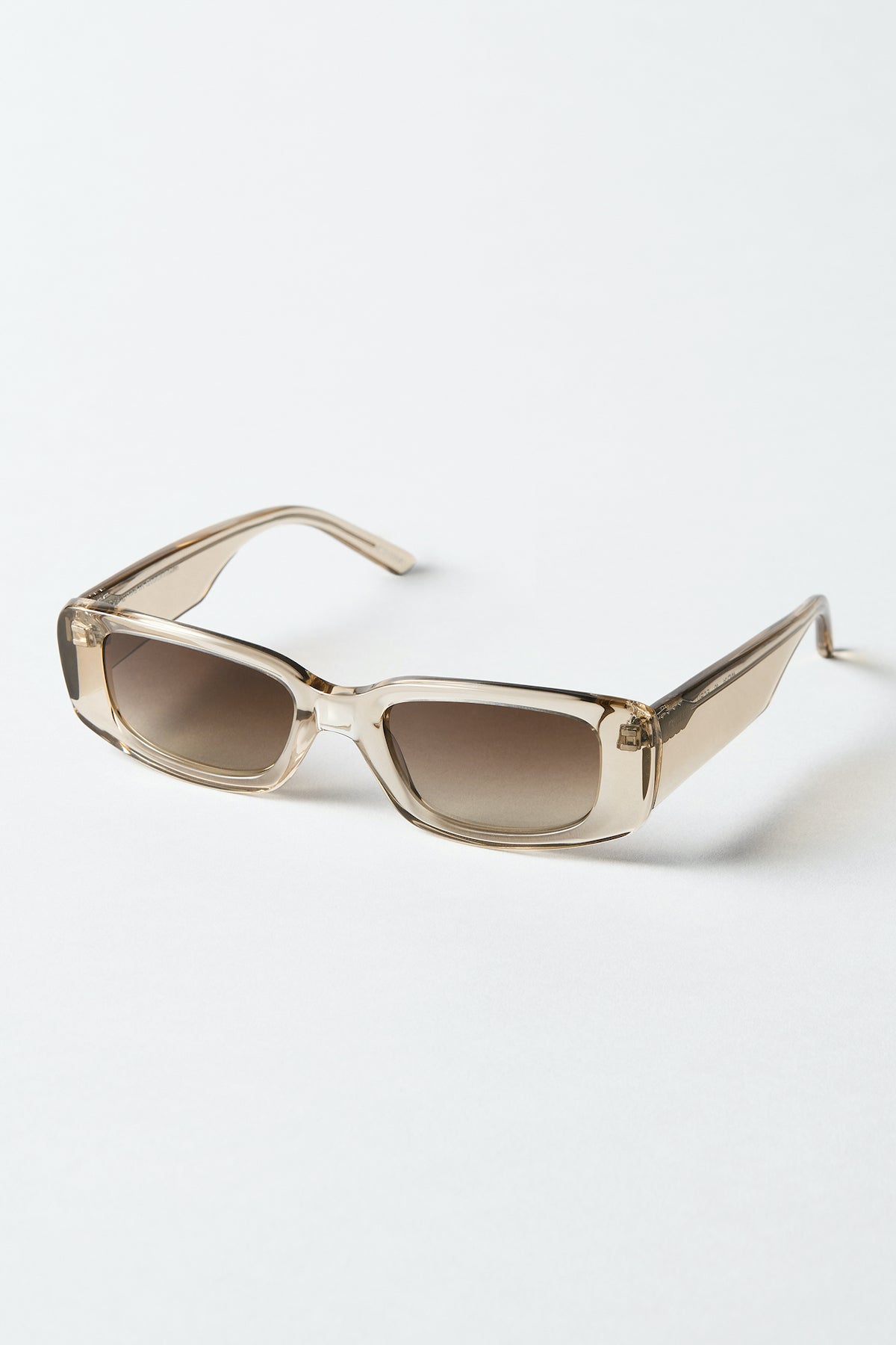   10.2 Chimi Sunglasses Ecru Side 