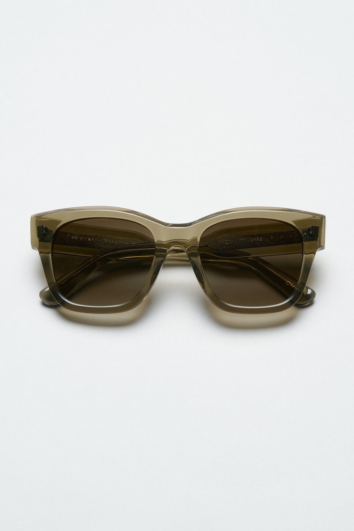   7.2 Chimi Sunglasses Green Front 