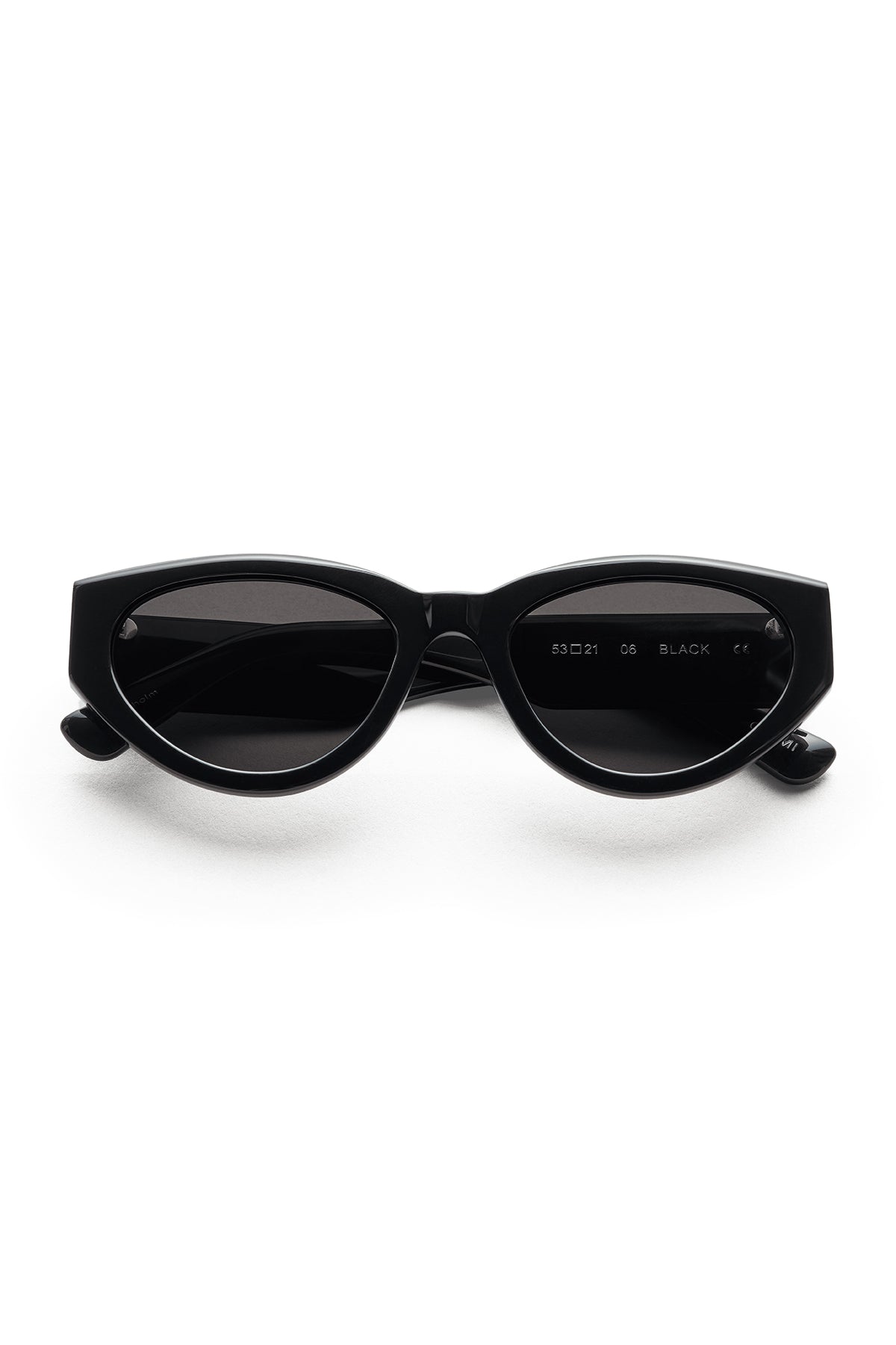Chimi 06 Sunglasses Black Front-22132967866561