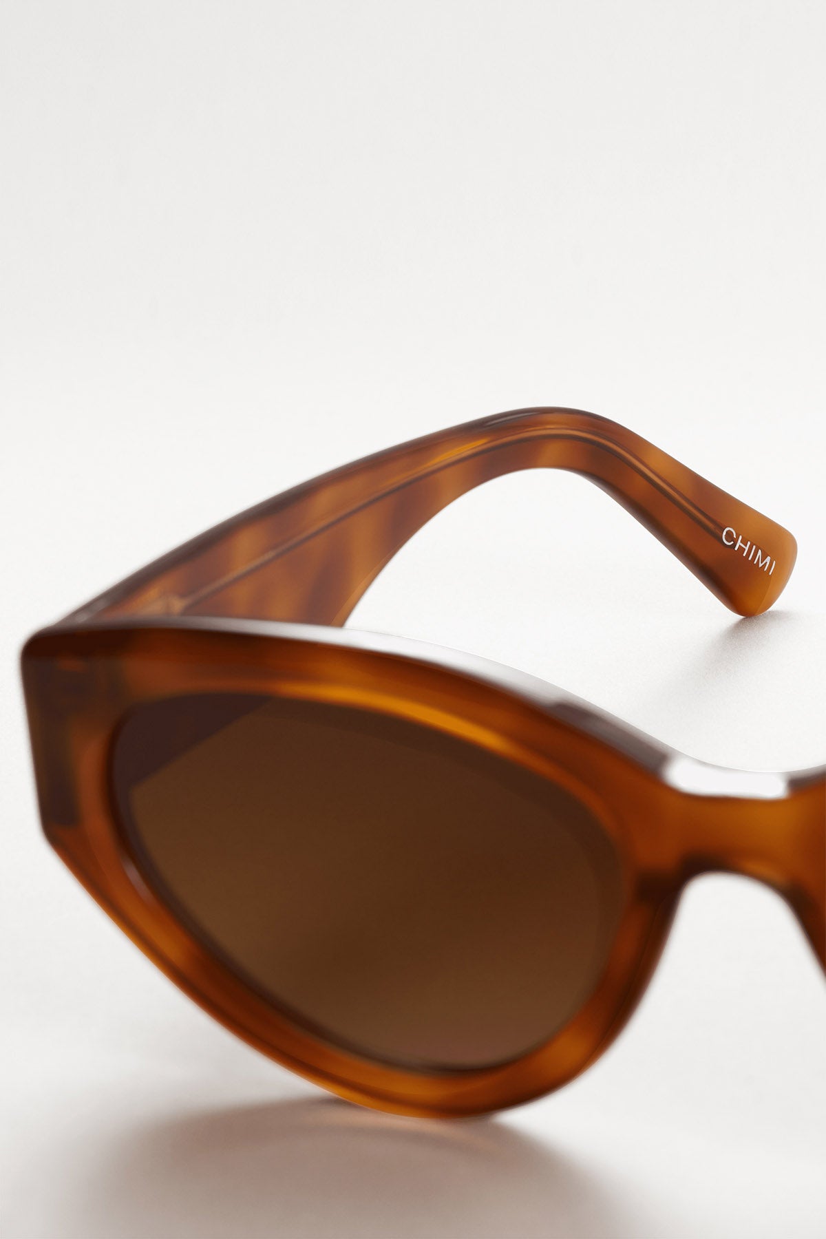Chimi 06 Sunglasses Detail-22133021671617