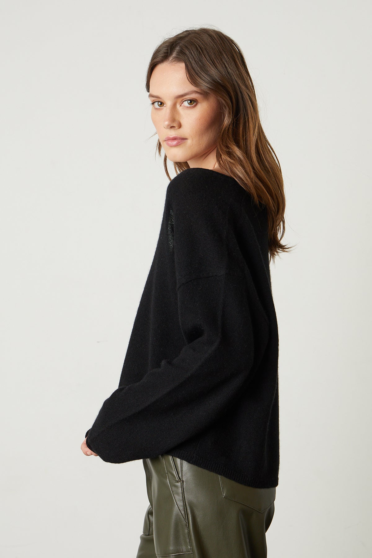   Amika Cashmere V-Neck Sweater in black side 