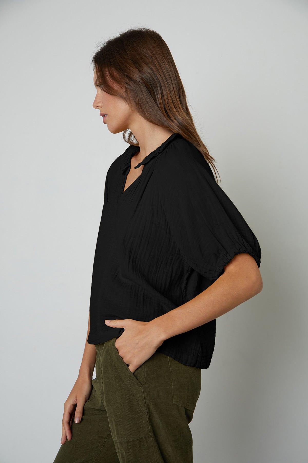   Annette Cotton Gauze Top in black side view with vera pants 