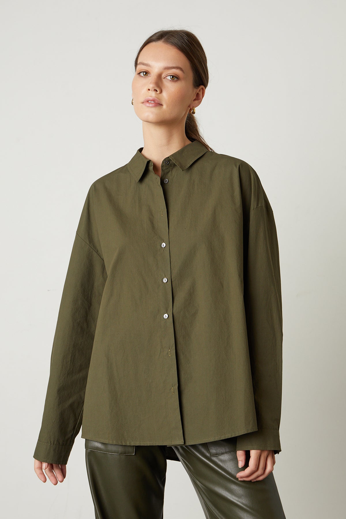   Dakota Button-Up Shirt in olivine front 