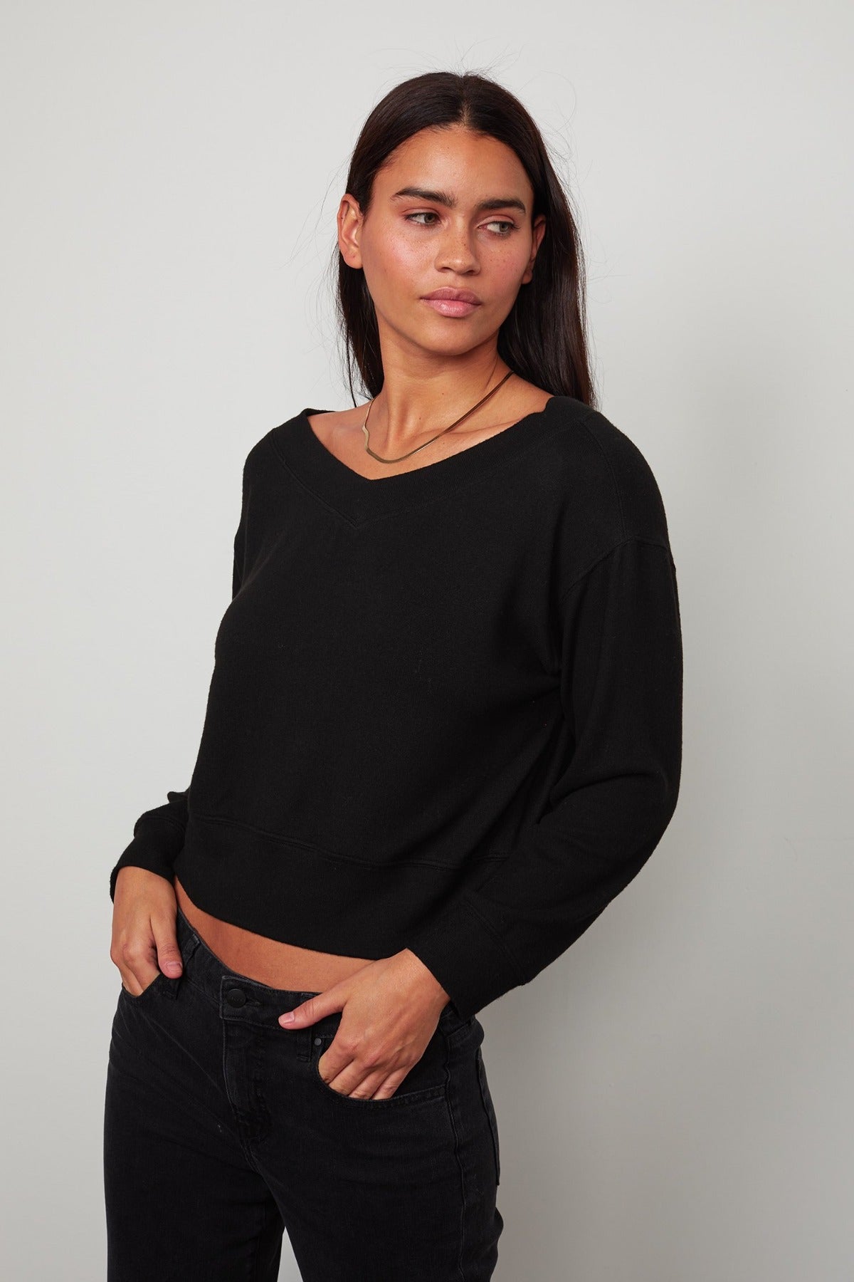 Sloe Sweater Black Front-20388394991809