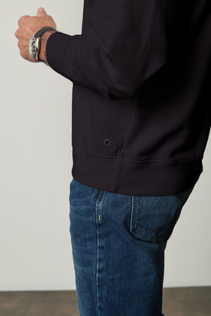 Sirus Crew Neck Sweatshirt in black side detail