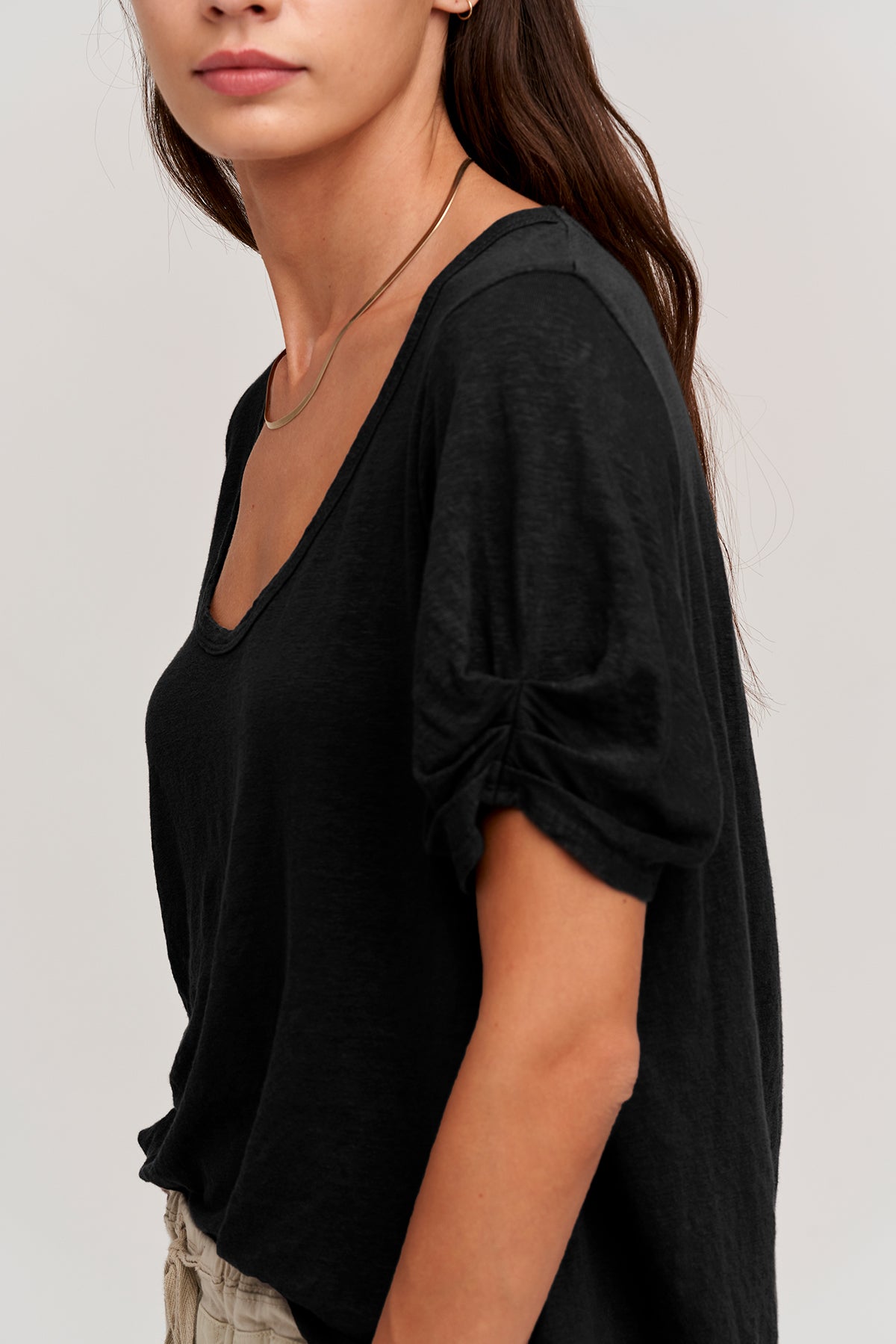   Bella linen blend tee black side sleeve detail 