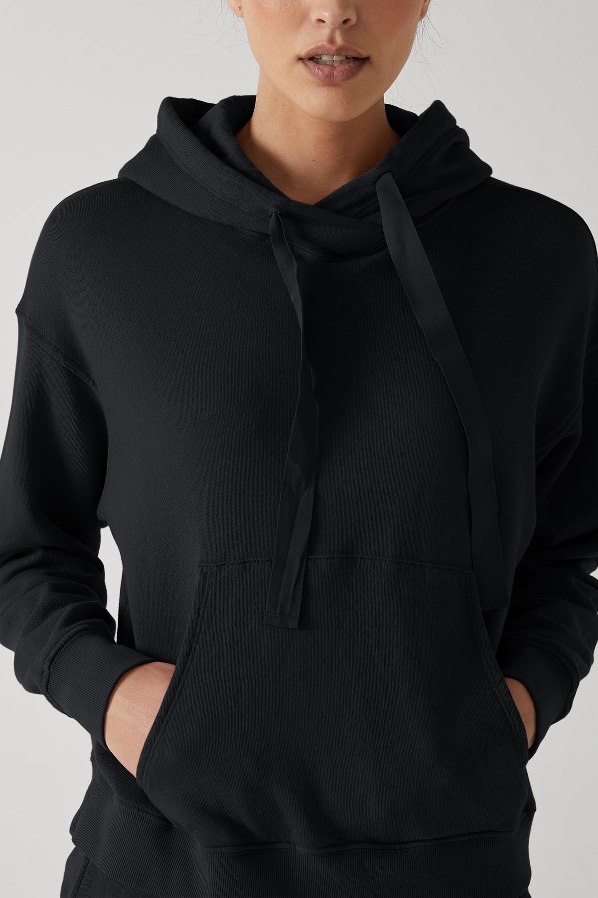   ojai hoodie front detail black 