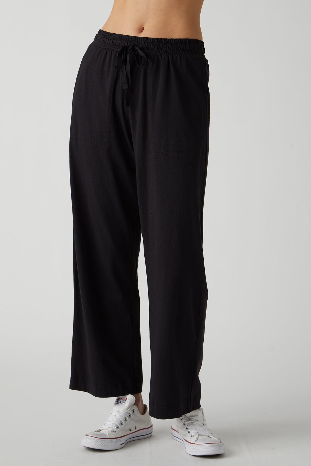 Pismo Pant in black front-25156538695873