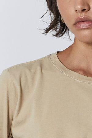 Vicente Tee in khaki close up front detail