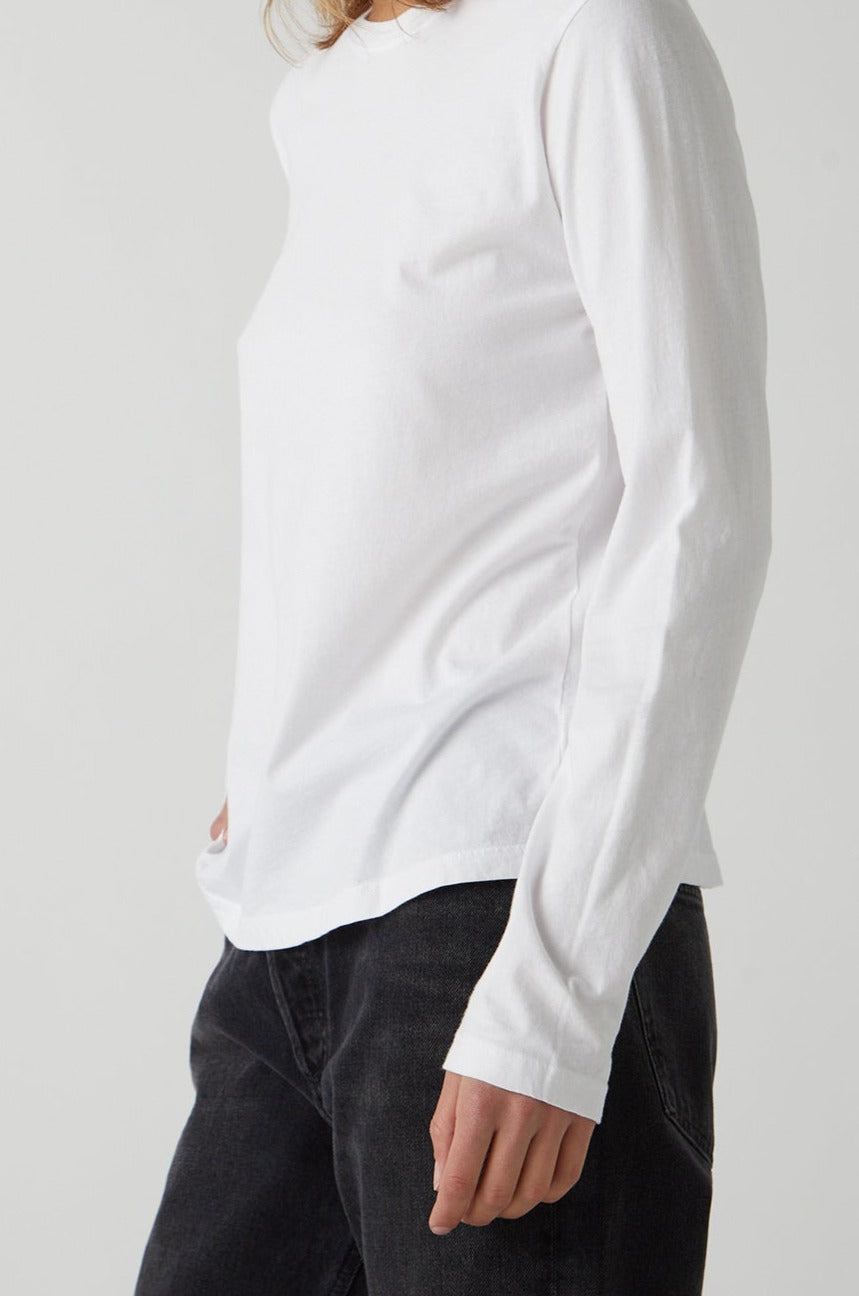   Vicente Tee in white side 