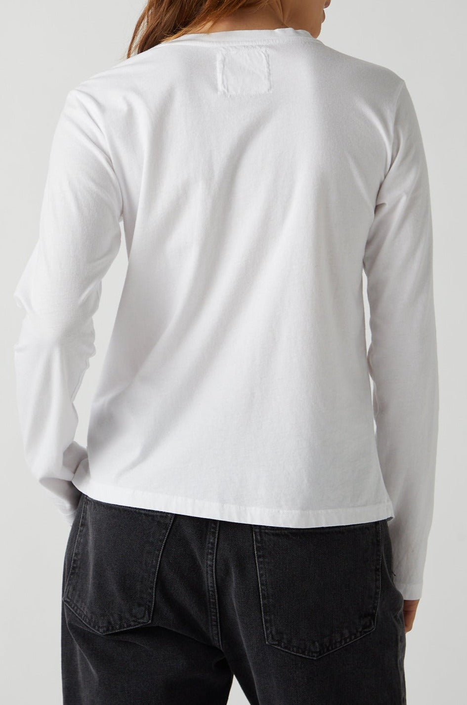 Vicente Tee in white back-25484363792577