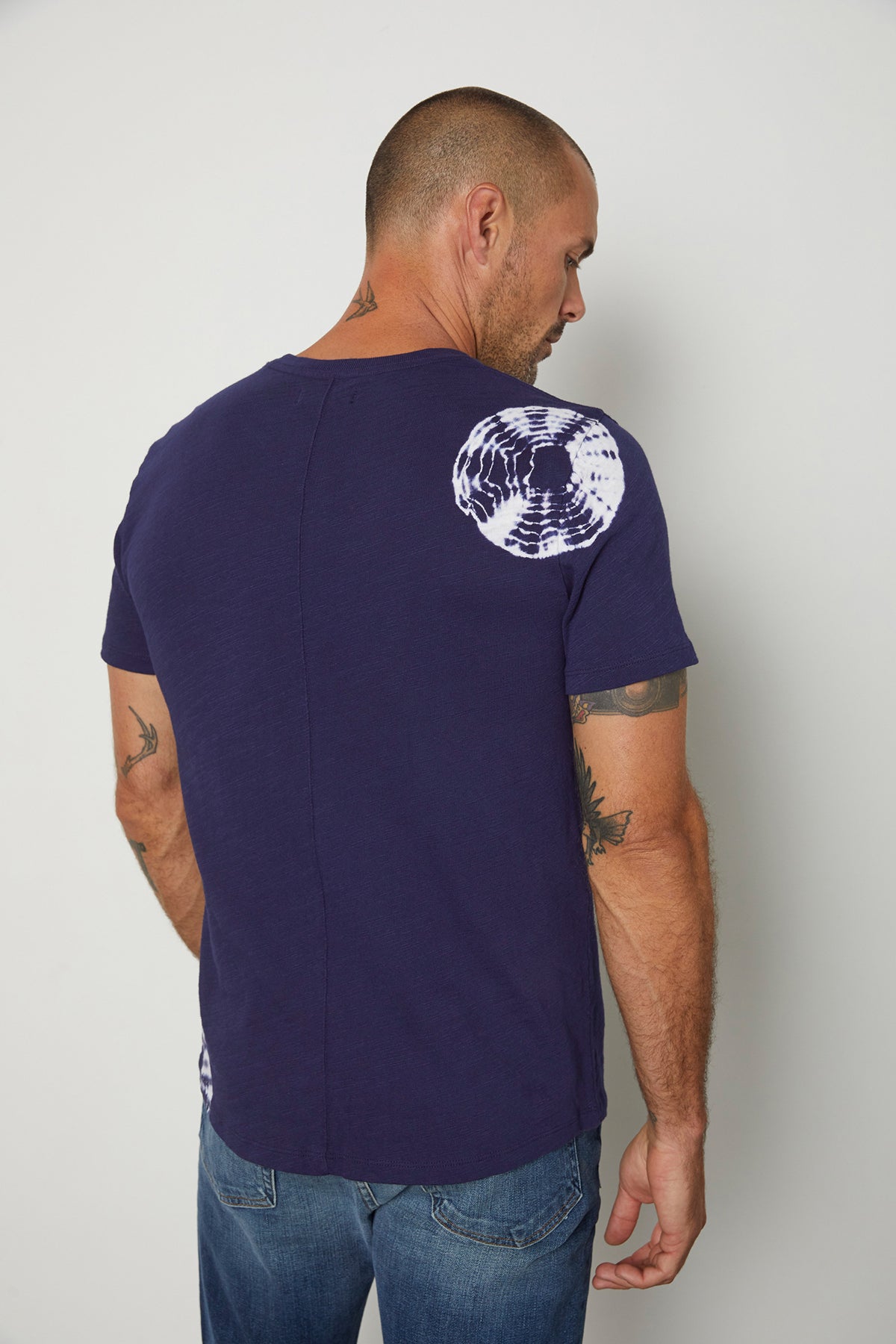   Asher in navy back tee 
