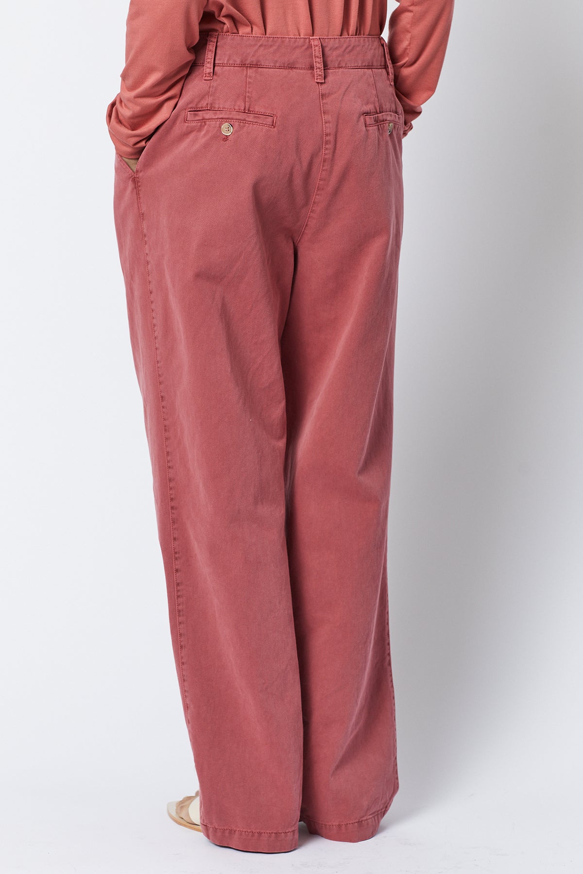   Temescal Pant in femme back 