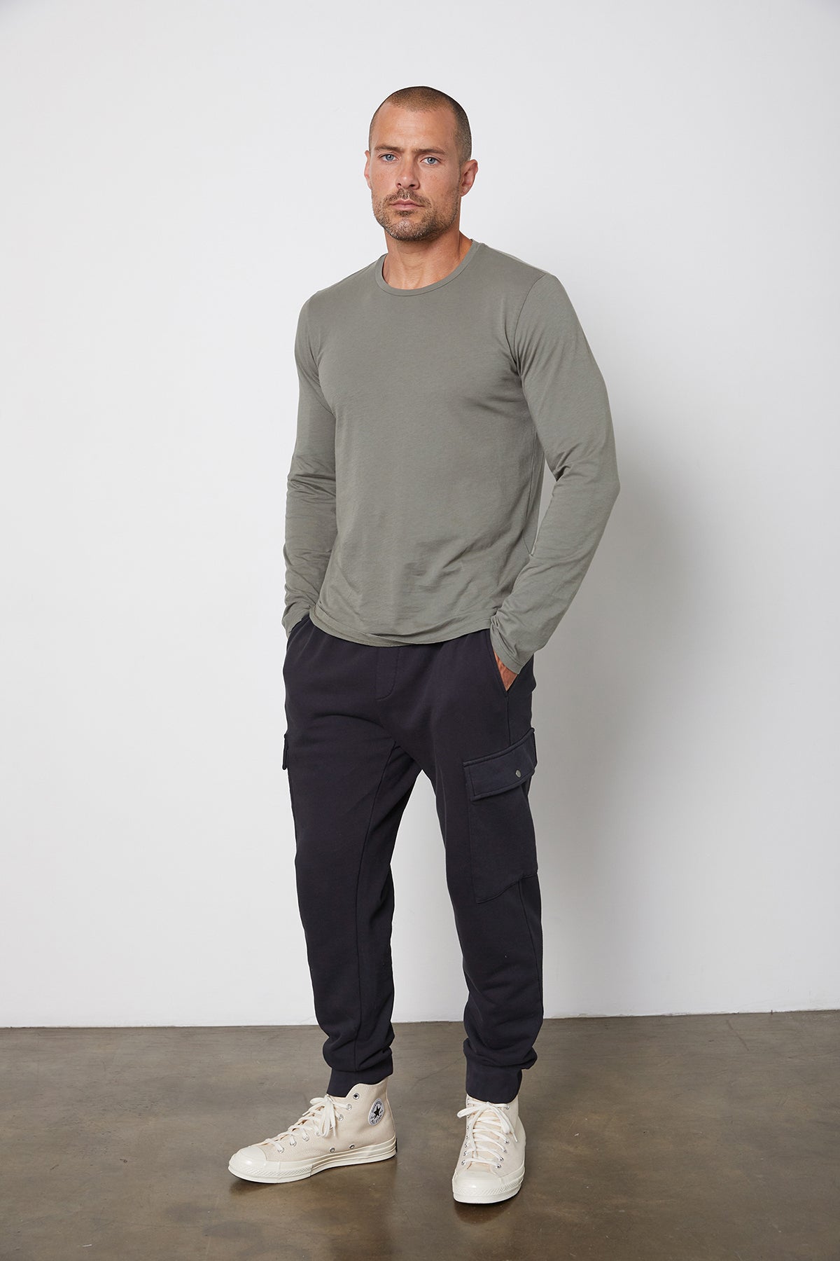 Skeeter Whisper Classic Crew Neck Tee in Otter with Black Sweatpants-25328816292033