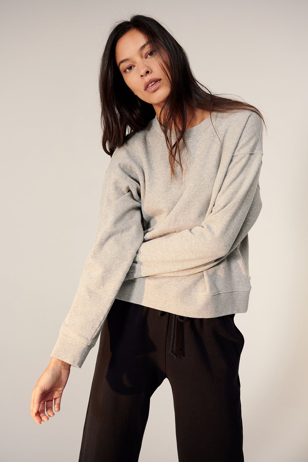 ynez sweatshirt heather grey front with montecito pant black-22853172297921